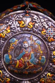 天铁纯手工敲打,錾刻,描彩唐卡,高41宽36.重约1500克…………