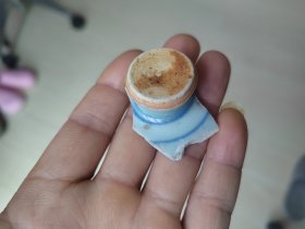 明代 火石红青花大盖钮瓷片标本