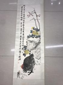 上海文物公司旧藏海派金石大家吴昌硕高足费友石花鸡立轴128*36
费昌原，号友石，浙江湖州人，吴昌硕弟子，擅长人物、花鸟、书法，得吴氏神韵。