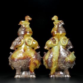 旧藏和田玉羊头瓶，玉质细腻温润，尺寸 长16宽10高29厘米 重4650克