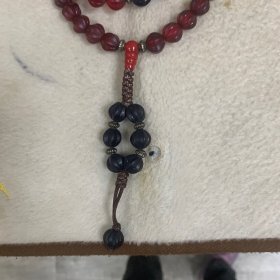 清代老硫璃佛珠108颗。 年代久远。