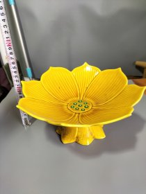 黄釉贡盘