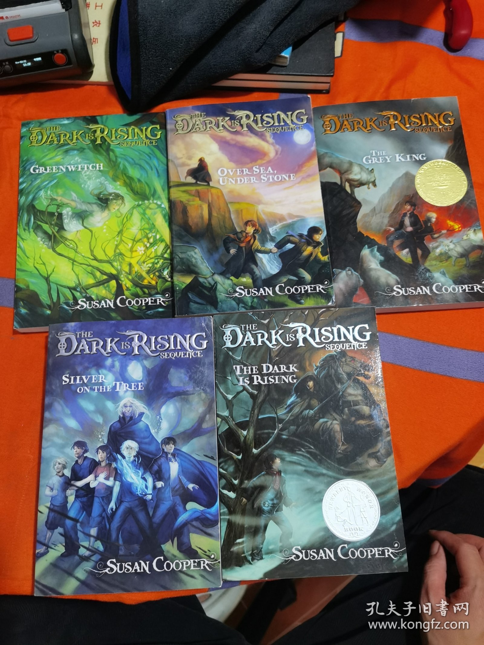 The Dark is Rising (Box Five) 黑暗崛起 全5册