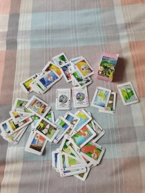 九十年代国产动画片精品代表剧、北京电视台青少部、北京瑞峰全景视图科技中心联合摄制“万万千千为什么”动画片特制拍摄纪念品“万万千千动画片五十二集科普动画片”题材小扑克牌。介绍仅供参考，具体如图自鉴，仅见品