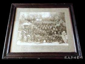 清末约1903年超巨幅老照片《德意志皇家陆军合影》精美原木老画框70*58厘米，照片尺寸48*36厘米，博物馆级藏品！