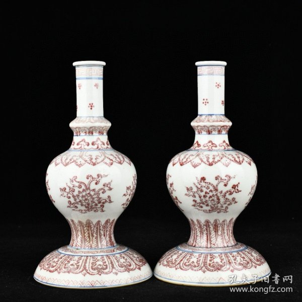 清乾隆釉里红缠枝莲芭蕉叶福寿如意纹蜡台一对规格22*12厘米