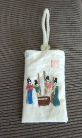 捣练图 纯手工刺绣名片包 卡包包，化妆小包，饰品包包。

尺寸:12*7.2厘米