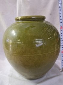 绿色瓷罐