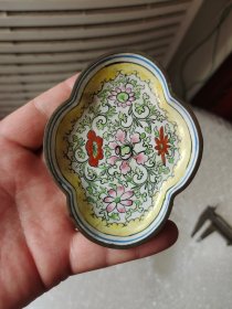 清末民国景泰蓝粉彩小盘，画工好，品相好，完整漂亮，懂的来