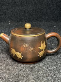 精品紫砂壶 尺寸：长宽高13.5/8/8.5厘米