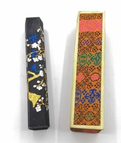 上海墨厂* 七十年代《 顶珠 紫玉光 》 二两 净重约:59.3克
