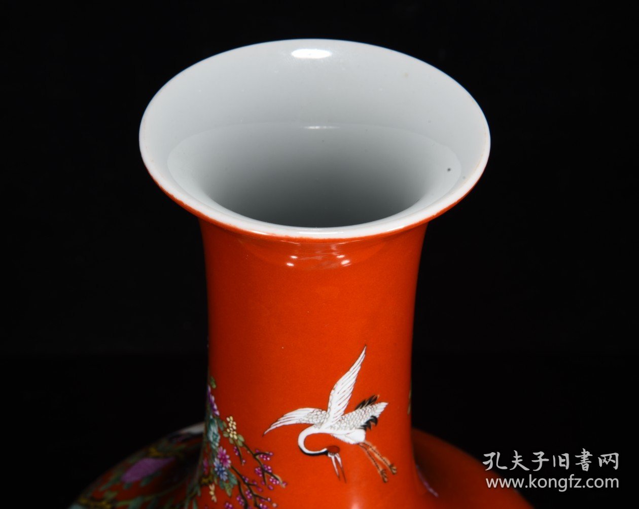 清乾隆年粉彩麻姑献寿纹尚瓶31*18m