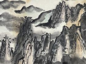 李国华  尺寸  138/47  镜片 
1923年9月生，广东南海人。擅长中国画。1936年考入广州市立美术学校中国画系，受教于黎雄才、叶永青、苏卧农、黄少强等岭南诸家，同时在李凤公主办的丽泽国画院学习传统技法。1982年2月调入广东画院任专业画家，1988年6月被评为二级美术师，1992年退休。现为中国美协会员、广东省美协会员.