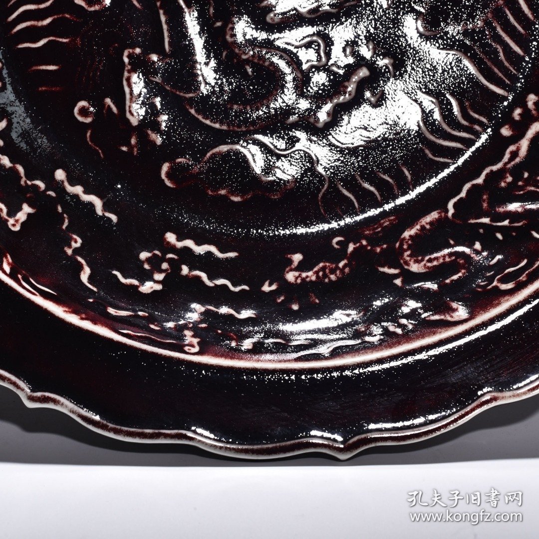 旧藏 元祭红釉雕刻云龙纹菱口折沿盘 高5厘米 宽34厘米