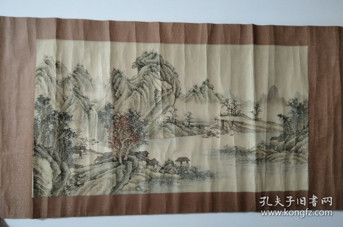 约七八十年代绢本山水横幅，画工细腻！