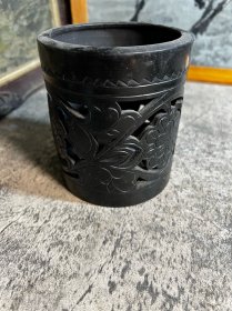 老黑陶笔筒一只