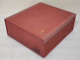 少见-中国文字博物馆全金属模型摆件一套，附带8开本（刷金书口）明信片一厚册，明信片包括-青铜器、兵器、竹简、古钱币、古印、古陶瓷、经文、甲骨文、古玉、石雕刻、碑拓、书法等内容，整体5千多克，后有补图