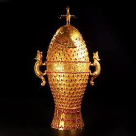 D珍藏汉代铜就真金鱼瓶，造型独特，红刚玉镶嵌宝石。品相完整。重量：6265克，高度：52cm，宽度：26cm。
