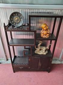 鸡翅木精品博古架，适合摆放，工艺小摆件、做工精制，造型独特，全品完整漂亮。摆件不带