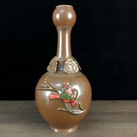 宋定窑花鸟瓶