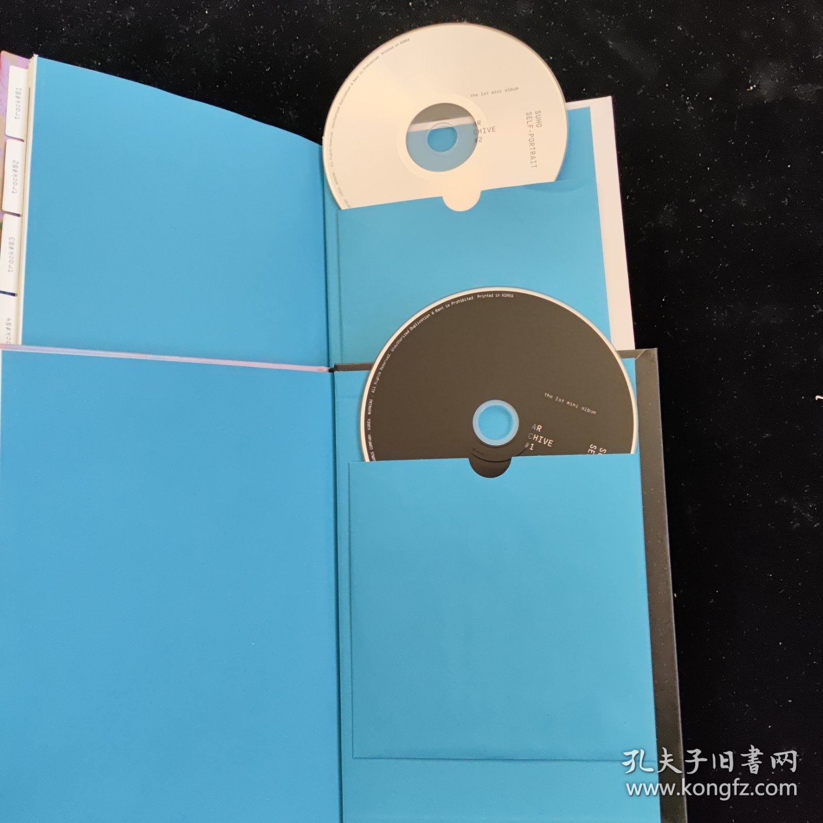 SUHO__THE IST MINI ALBUM__SELF_PORTRAIT 金俊勉2020个人专辑写真一 二，2本合售，含光盘