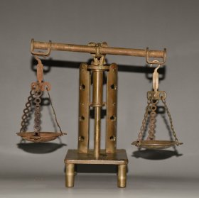 早期收藏 纯铜大象天平秤摆件 做工精细 品相如图 尺寸：长13厘米 宽11厘米 高14厘米 重540克左右