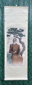 俞骥（1917一）：已故上海老画家，一生默默耕耘，从不宣传炒作。俞先生绘画特点鲜明，人物、山水、花鸟皆能。生前为上海老年书画协会会员。