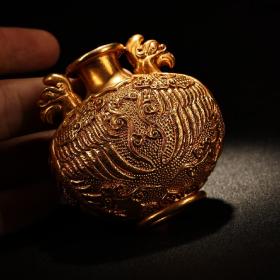 旧藏鎏金双凤鼻烟壶
重108克   高6.5厘米  宽5.厘米