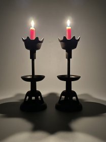 旧藏 禅意【铸铁 莲花烛台】一对，生铁精铸，用料厚重，实拍如图！