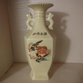 九十年代精美陶瓷长青酒瓶一个