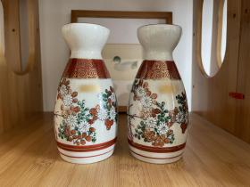 日本回流 酒瓶 花瓶 插花 名窑 九谷烧 手绘画片 造型优美 一对儿出 圈口描金 百花图案