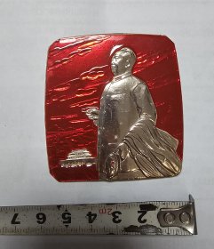 方形毛主席像章 4202 包老包真 6ⅹ5.5公分