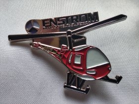 ENSTROM 恩斯特龙480直升机纪念章 徽章 中国公安直升机纪念章 恩斯特龙480直升机为美国恩斯特龙直升机公司研制的5座轻型多用途民用直升机 。1990年2月在达拉斯举行的国际直升机展览会上首次展出了恩斯特龙480。恩斯特龙480B提高了发动机功率，有效载荷增加了约70千克。恩斯特龙480B“卫士”是警用型。航天纪念章 航天徽章 航空纪念章 航空徽章 直升机徽章 飞机纪念章 飞机徽章 编号2