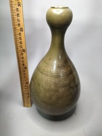越窑蒜头瓶