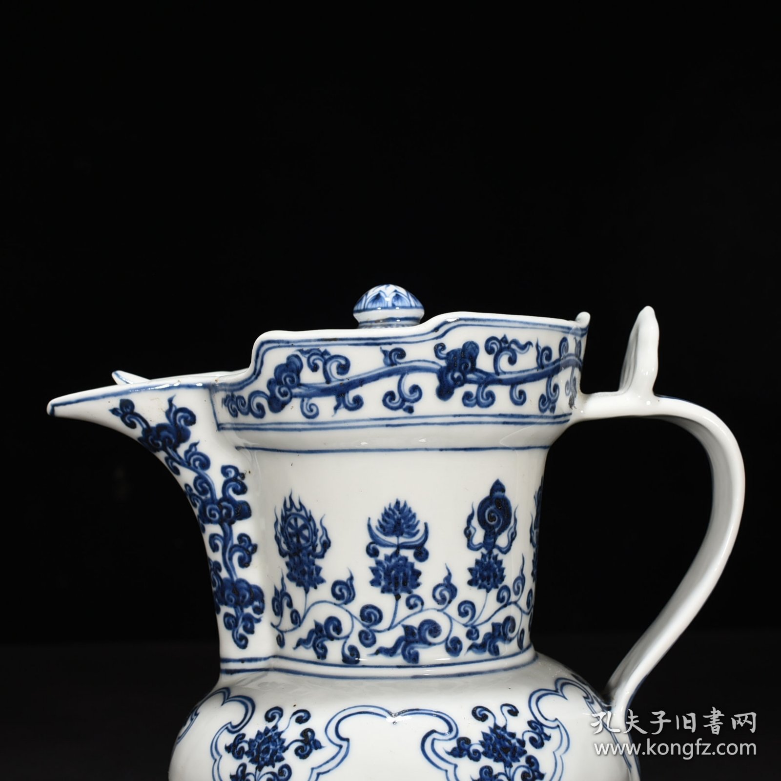 旧藏 明宣德青花莲花八宝梵文僧帽壶 25*24厘米