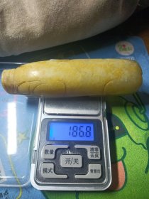 挺大的 玉物件。年代未知 ，保真玉不包年代。重186.8克。