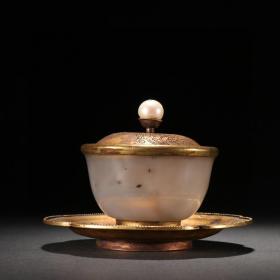 旧藏 老玛瑙包金花卉纹盖杯。规格：高7.5㎝宽10.8㎝重254g