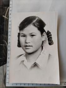 60-70年代粗辫子美女大照片