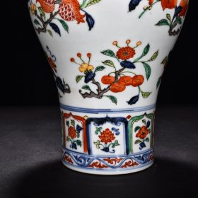 明宣德青花五彩三多纹梅瓶 高31厘米 宽20厘米