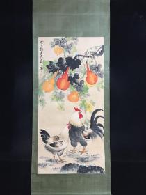 中堂画 葫芦鸡图  纯手绘  一物—图
裱好尺寸  高*宽199cm*79cm
画芯尺寸  高*宽135cm*68cm