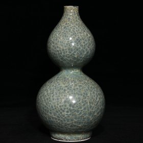 官瓷冰裂纹葫芦瓶，高19cm直径10cm，