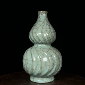 瓷器，A，宋官窑弦纹葫芦瓶，高23.5直径13cm
