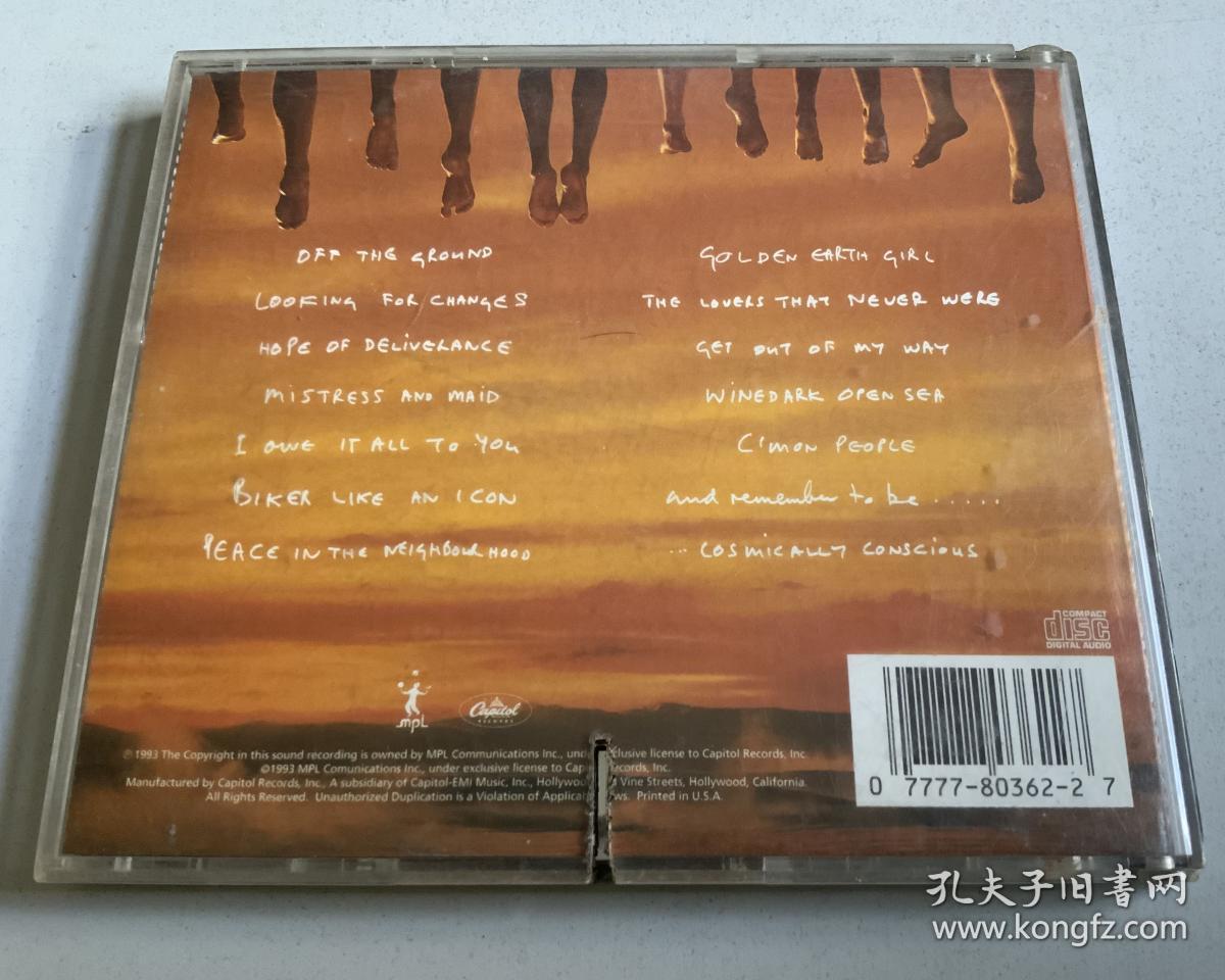 保罗麦克特尼off the ground 打口碟cd光盘
paul mccartney 1993年2月2日，发行第九张个人录音室专辑《Off the Ground》