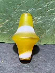 高玉化风化纹缠丝玛瑙随形碟珠一颗，