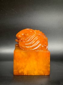 旧藏老田黄印章瑞兽之三，高10.5厘米宽8厘米，重1300克
