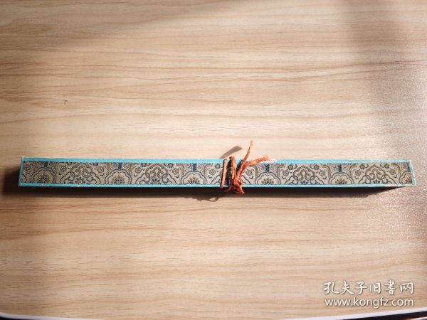 一号长颈鹿毛笔：泾县楚中山笔庄（原盒，出锋7公分，笔长32.5cm。全新未使用。安徽泾县楚中山笔庄为董欣宾、林散之等书画家专门设计，上世纪七八十年代风靡江浙一带）