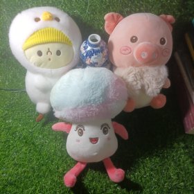 白色小娃娃、粉色小猪、彩色小毛菇头 毛绒玩具娃娃、 女孩布娃娃、 布玩偶 小孩玩具（3个合售）单要那个可与客服沟通 15元一个包邮