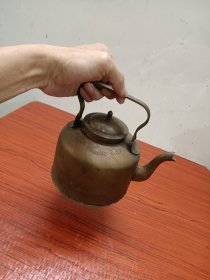 工艺精湛的民国提梁铜茶壶