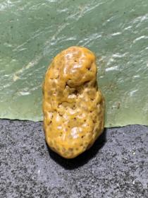 精美戈壁筋脉石小原石一颗