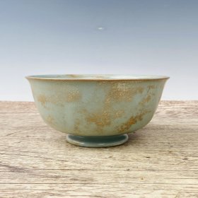 宋汝窑敞口碗 高8厘米直径17.5厘米